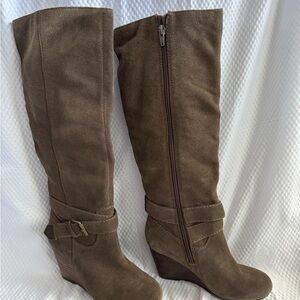 BCBGeneration Suede Leather Taupe Brown Over the Knee Wedge Boots Size 6 NWOB